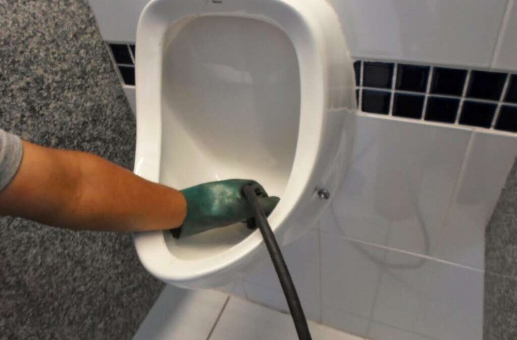 Quando É Necessário Fazer Desentupimento com Câmera?