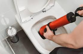 Conheça os Equipamentos Usados em Desentupimentos Profissionais